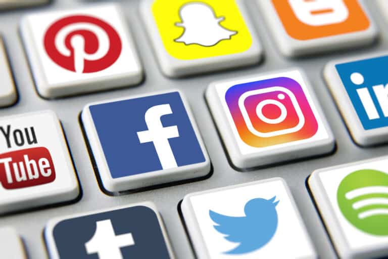 5 Social Media Tips for Credit Unions and Community Banks During These Difficult Times