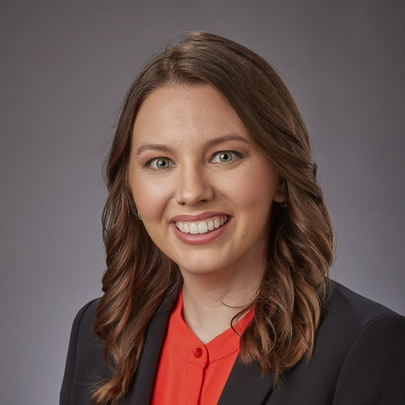 Elizabeth Rieveley Headshot