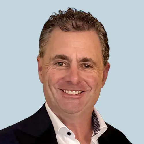 Jonathan Carr headshot